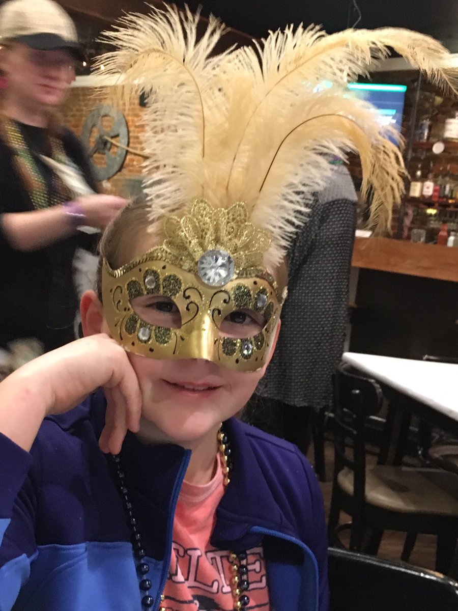 Mardi Gras <a href="/WickedEyedWoman/">Wicked Eyes</a> tonight to support shelter pets!  If you don't have a reservation, eat your crawfish at the bar!  #spayneuter