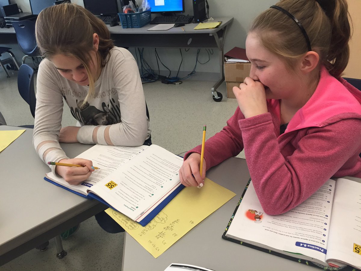 SusanQTeach5's tweet photo. Solving real-world math problems together! #howemanning #mathisfun #workingtogether https://t.co/KcMoLznbUI
