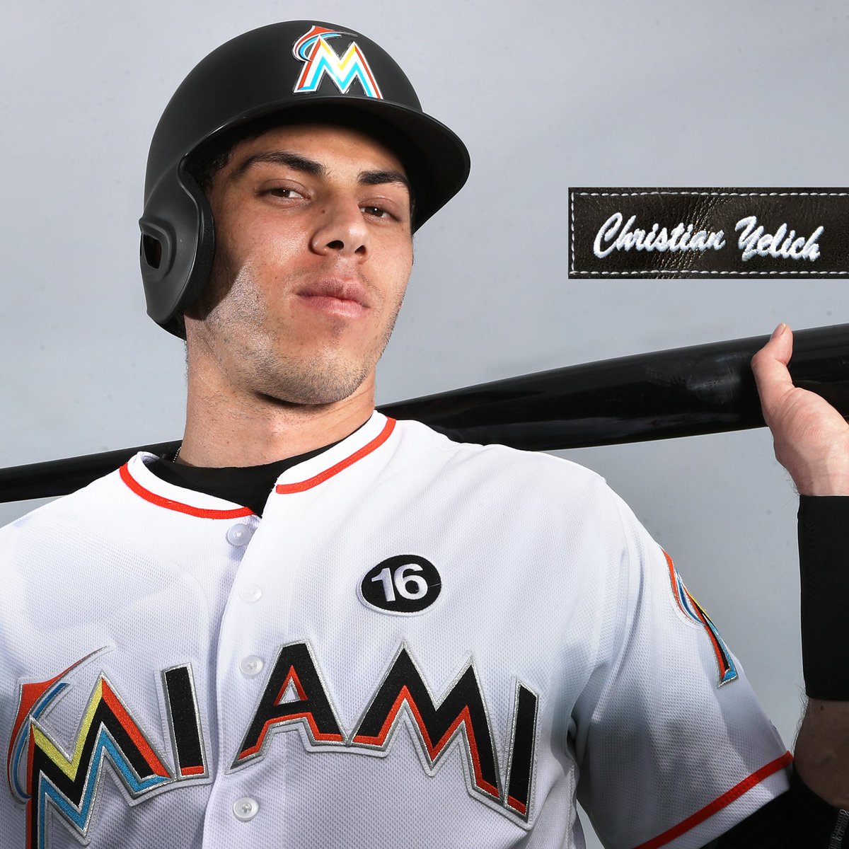 RawlingsSports's tweet image. When does the season start? #InSearchOfSpring @ChristianYelich is ready for the season! #SpringTraining