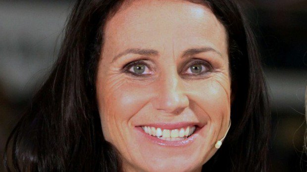 Former Silver Fern Tania Dalton has died, six days after collapsing from a brain aneurysm stuff.co.nz/s/Ltus