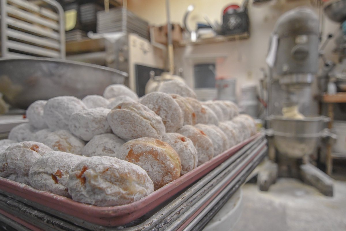 Ain't no party like a pączki party with <a href="/Kiedrobakery/">Kiedrowski Bakery</a>. I can attest to that.
SM📸from their #fattuesday celebration ➡️bit.ly/2lU0Tuu