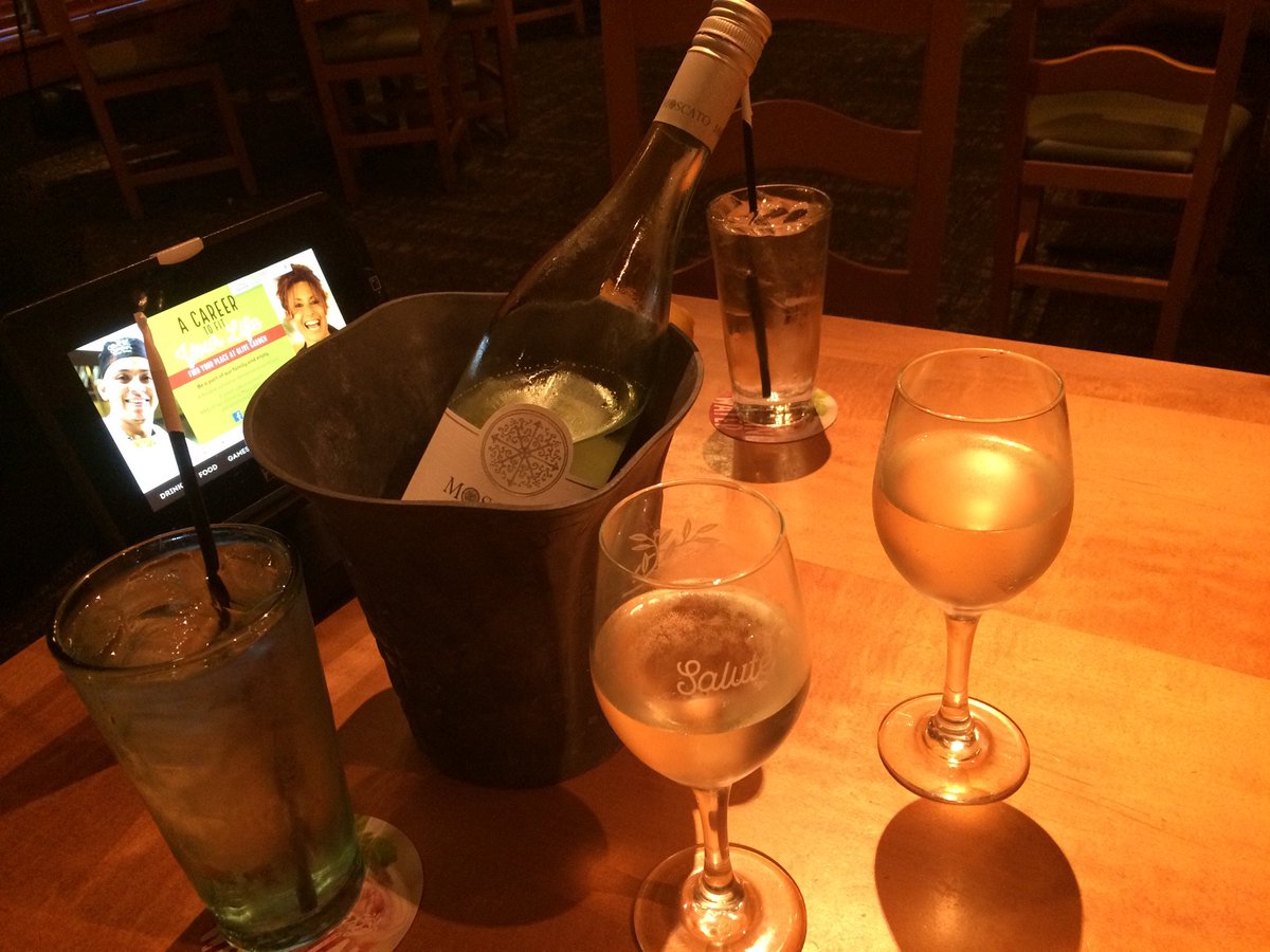MSJones0905's tweet photo. Having dinner with my good friend Cadi. https://t.co/iQaINZSNul