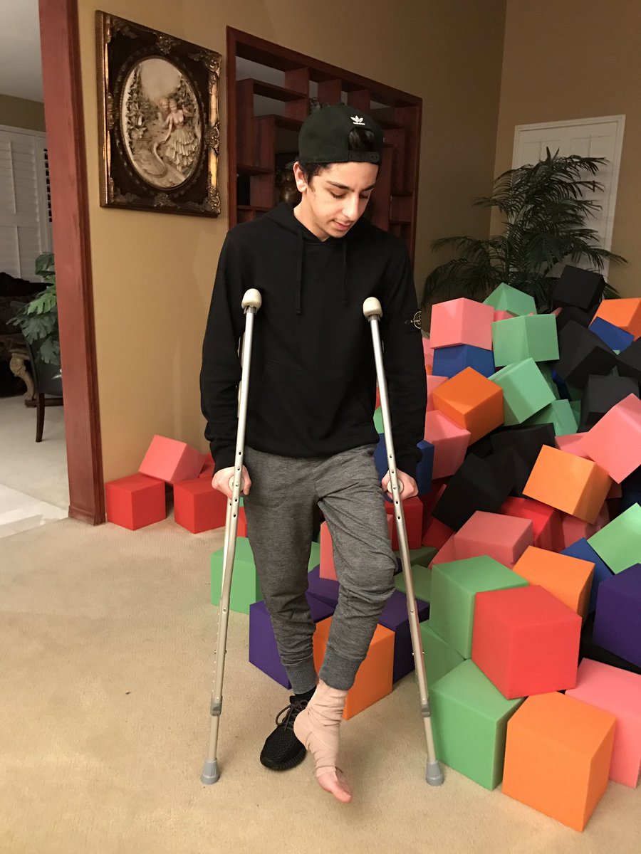 Rug On Twitter This Is The First Time I Ve Ever Been Crutches Rug On Twitter This Is The First Time I Ve Ever Been Crutches Oh Well Jump Was Worth It Kinda Https T Co Lxzqmizlto
