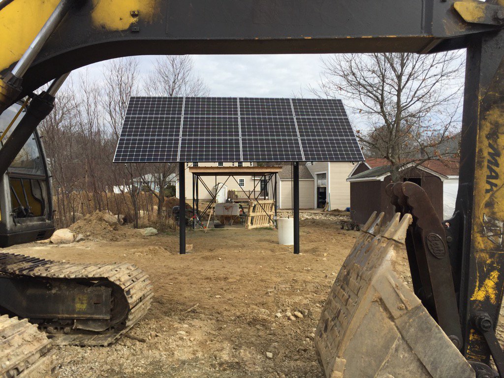 marsfarmer75's tweet photo. The #redplanetfarm solar project is now complete. https://t.co/SHGPm8EVc6