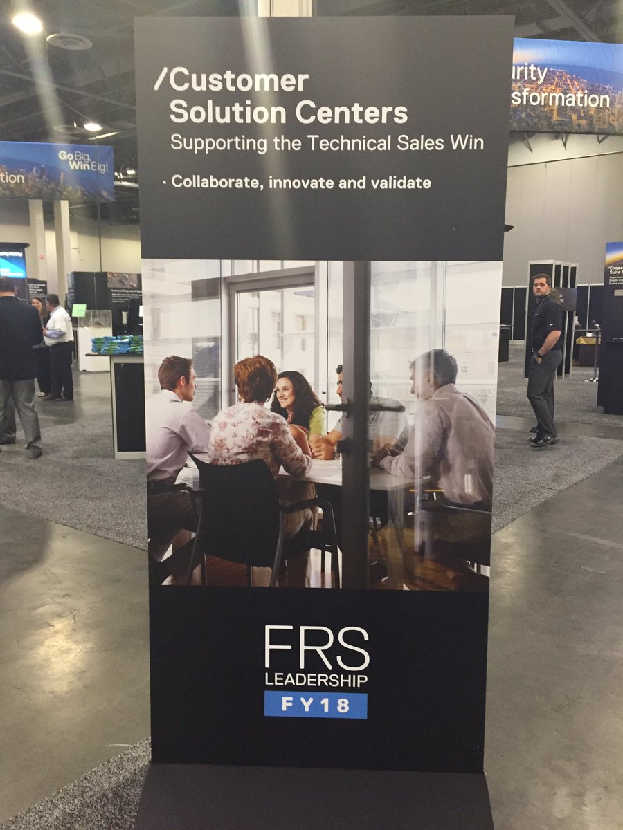 DesOS_CSC's tweet image. Great engagement with Sales and Presales at the Customer Solution Centers booth! #GoBigWinBig #eos2gether
