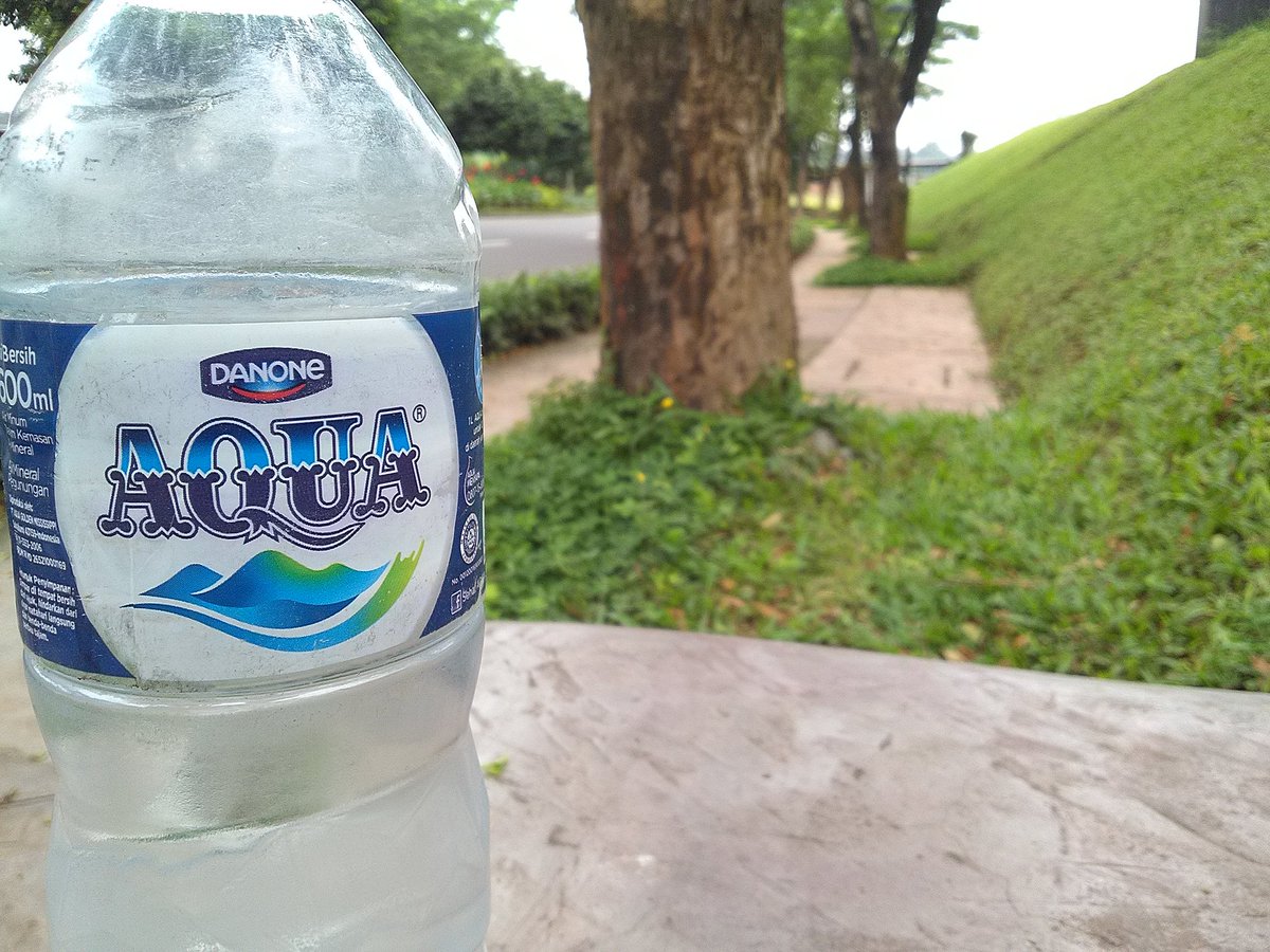 Jangan lupa minum #Aqua biar hari-hari mu menyegarkan