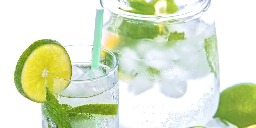 Vintuitive's tweet photo. It’s currently 37.7 degrees in Adelaide. Keep up the fluids! Drink plenty of water. #adelaie #saheatwave #hot #weather #cool #dirnk https://t.co/WP2LtXXpJS