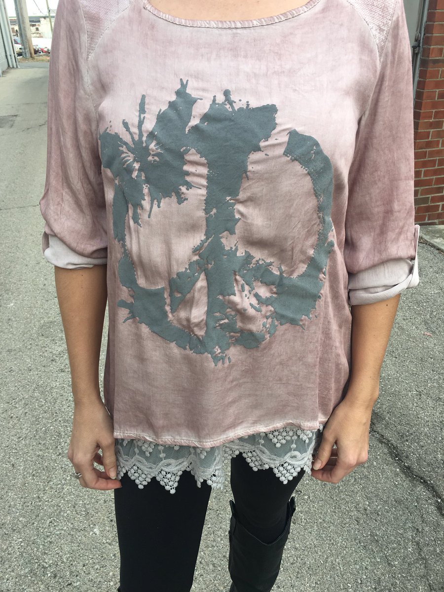 KellysTeamLima's tweet photo. Shirts made in Italy! 😍 https://t.co/RZmII3dx10