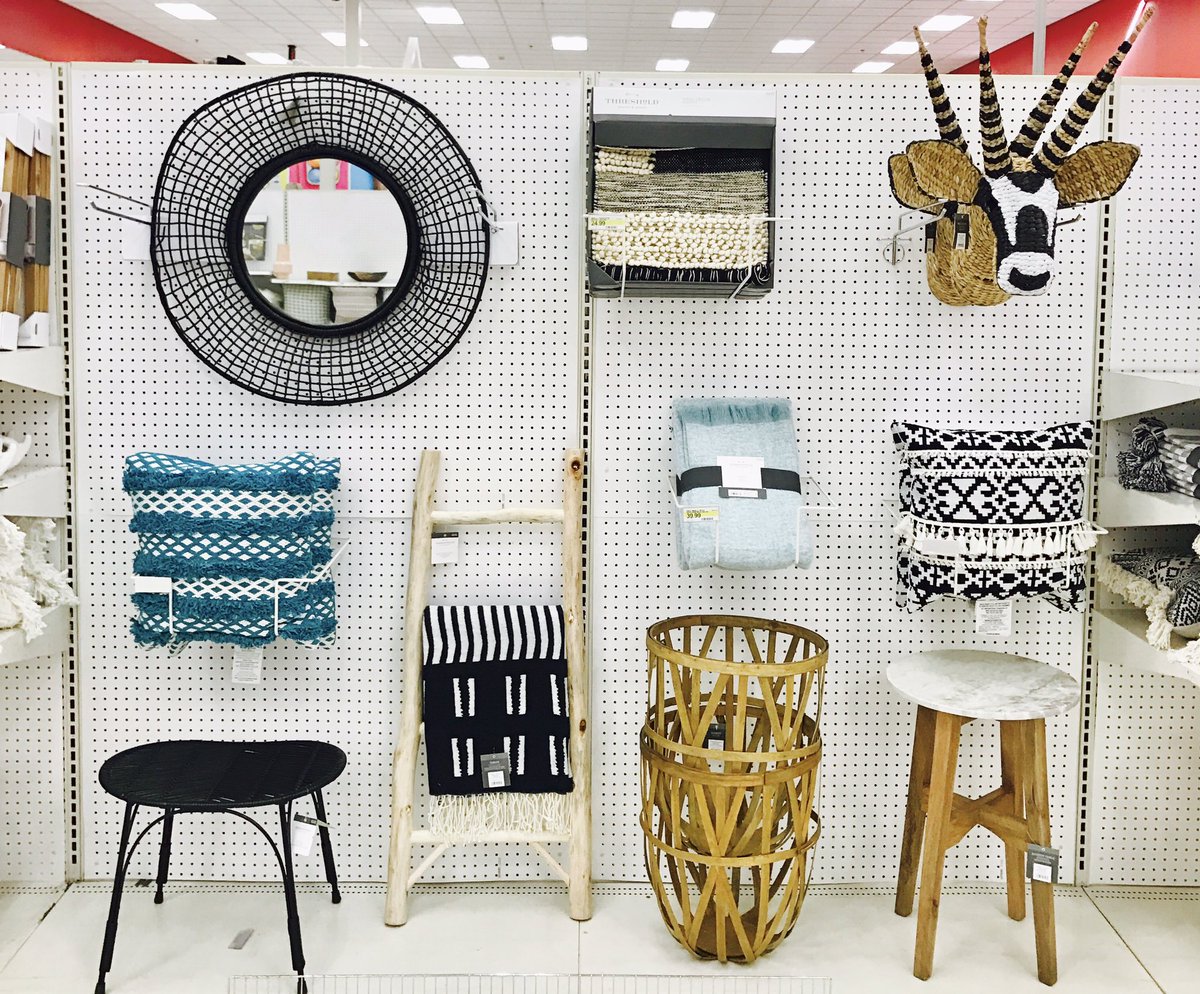 A fresh take on the Trend Run. Tell the story to complete the room. #makeiteasy <a href="/HawthorneJulia/">Julia H Stella</a> @ncraynon <a href="/adriennelebo/">Adrienne Lebo</a> <a href="/ndaffs/">Cooley</a> <a href="/Tim_Heit/">Timothy</a>