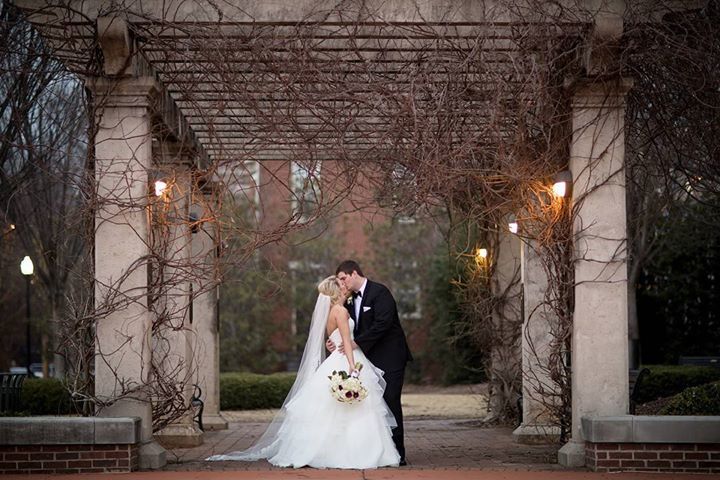 HousleyPhoto's tweet photo. Time to start showing off our first weddings of the year!! #Huntsville #HuntsvilleWeddings #HuntsvilleWeddingPhotog… https://t.co/R1YIFNpTIi