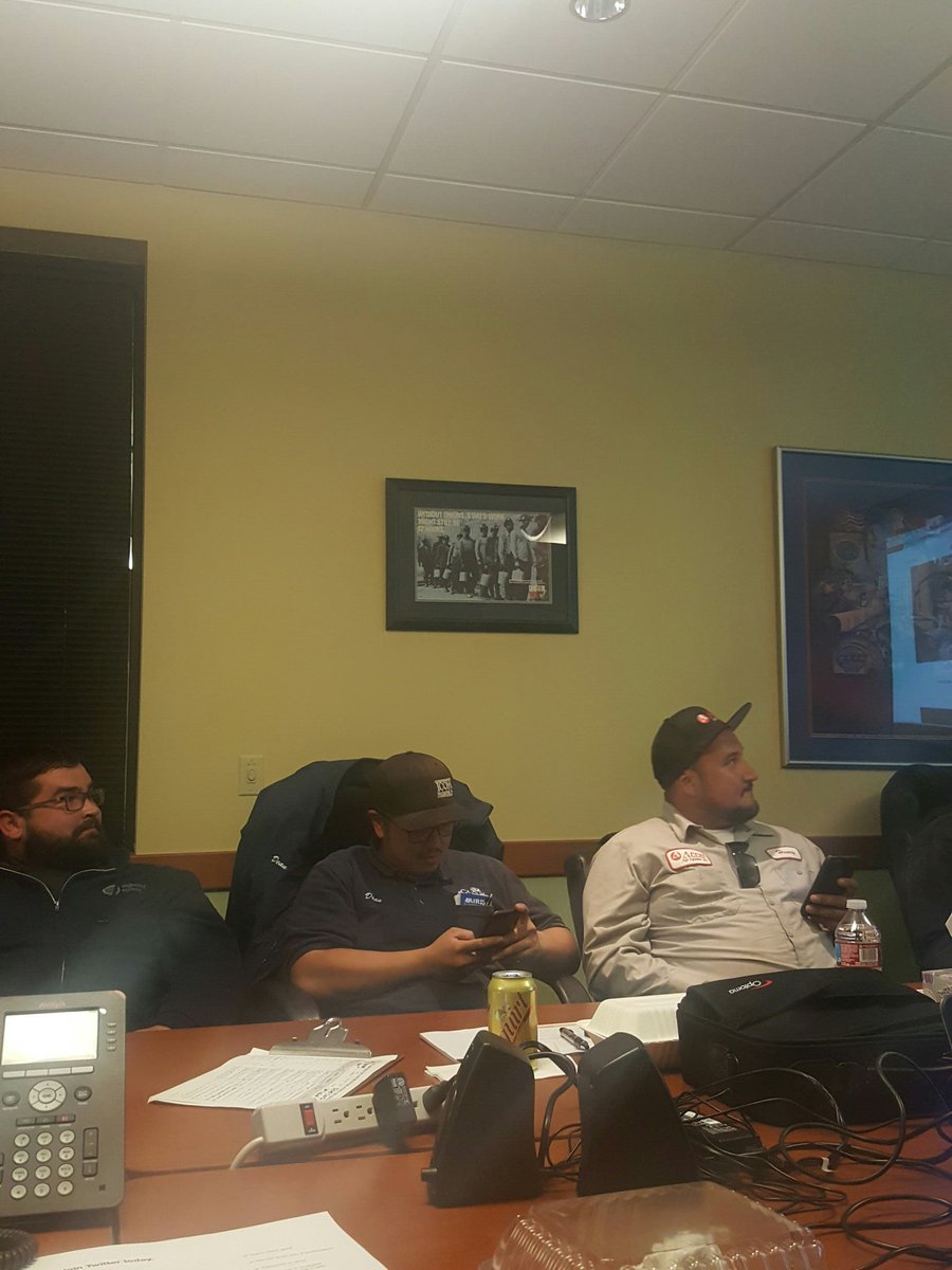 JDChaney87's tweet photo. @UALocal393 gettin our twitter skills on point for our labor movement #uaproud https://t.co/CwOKRKiZas