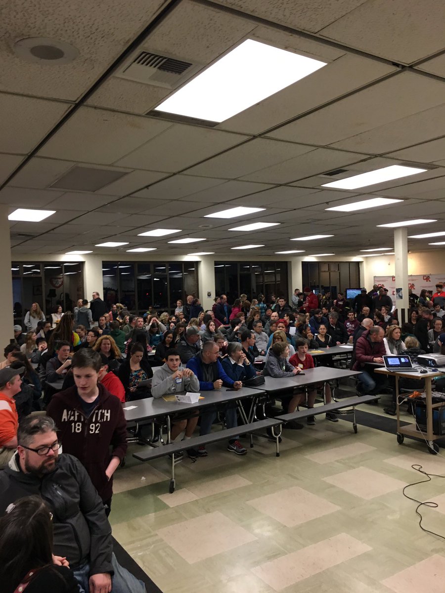 CKHSCougars's tweet photo. Outstanding turnout for Freshmen Orientation Night. Class of 2021, welcome to Central Kitsap High School! #gocougs https://t.co/IWdZvKwjvI