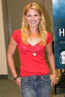A happy dapper 41st birthday to Ali Larter! 