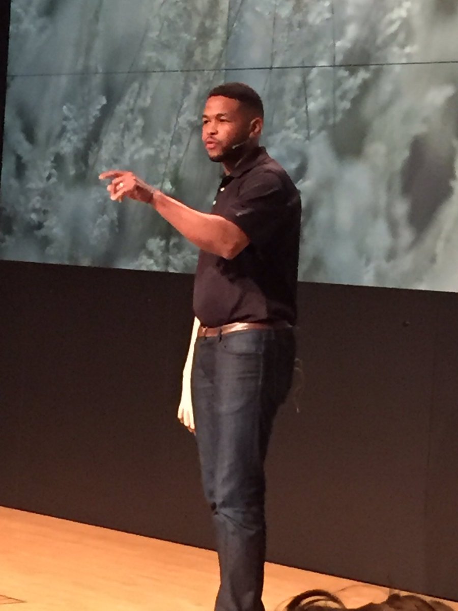 rflenorl's tweet photo. "As you make sure someone else's life will be ok, your life will be ok." @InkyJohnson #FDXGrow https://t.co/qXfWz7fhUF