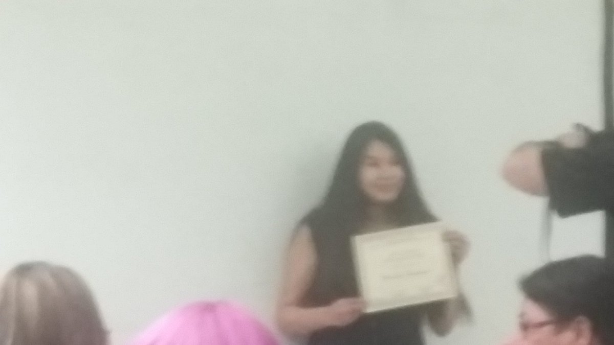 DSwanson81's tweet image. so proud of my daughter @swanson05 she got silver honour roll #NotGettingOld #ProudDad