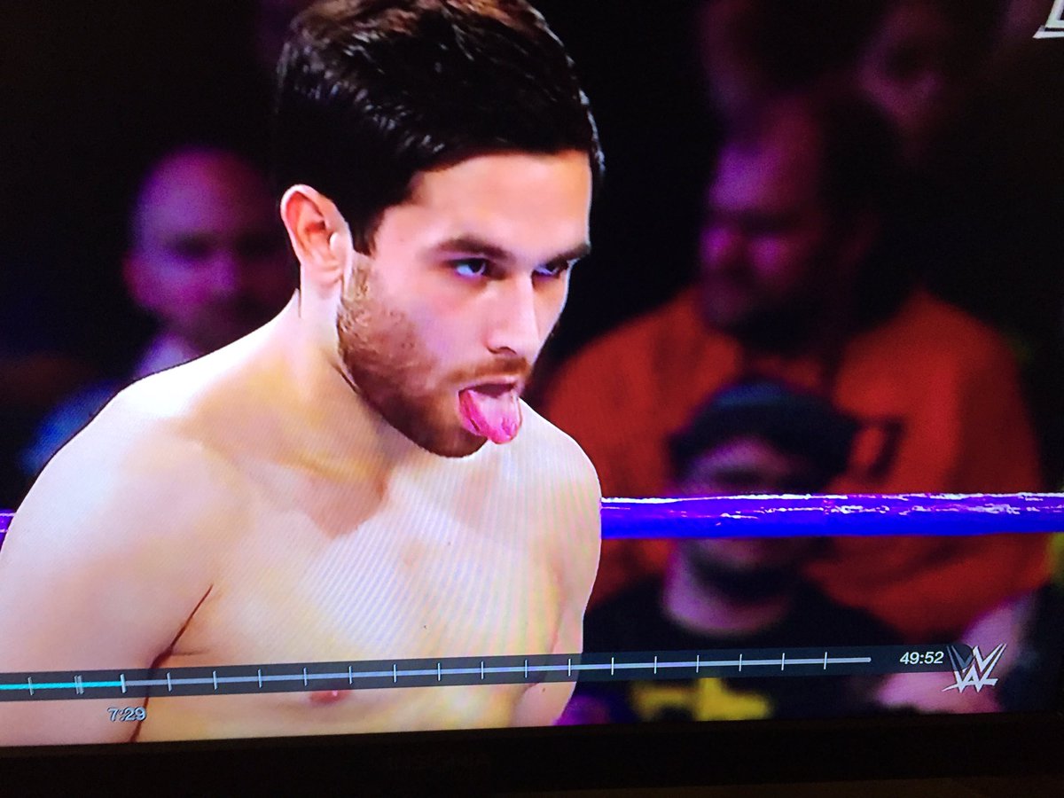 UnderTheRing's tweet photo. Sometimes Apple TV stops #205Live at amusing moments @NoamDar https://t.co/ByGVqxNFh8