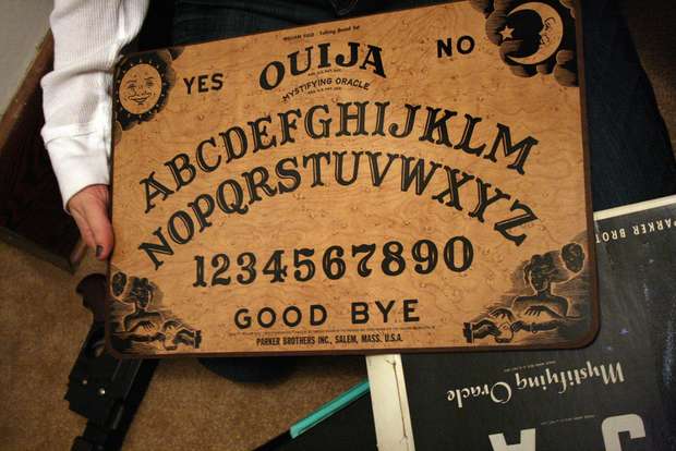 MadamSheol's tweet photo. Why not teach a child how to cope with their fear? Parent upset with kindergarten #teacher who used #Ouija in class. https://t.co/7VJ5bDkyqU https://t.co/japT9QMpGh