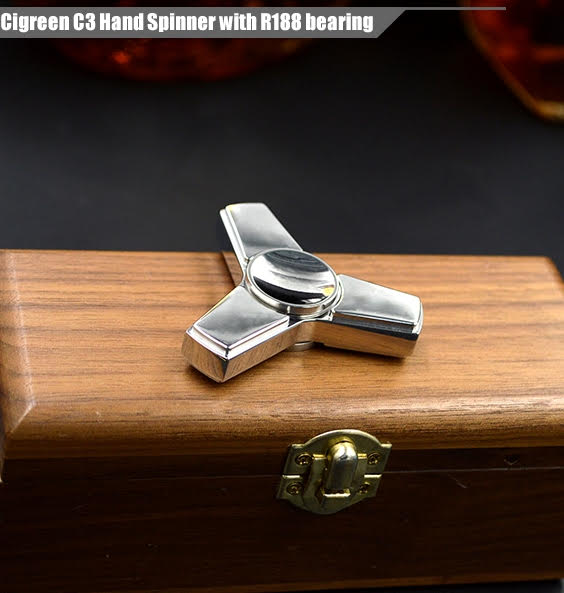 TriSpinners's tweet photo. Thoughts? 😍

#trispinner #trispinners #figitcube #cube #spinner #cheap #new #products #trend #sale #video #slick #FidgetCubes #bearings #red https://t.co/LodLzqpF9K