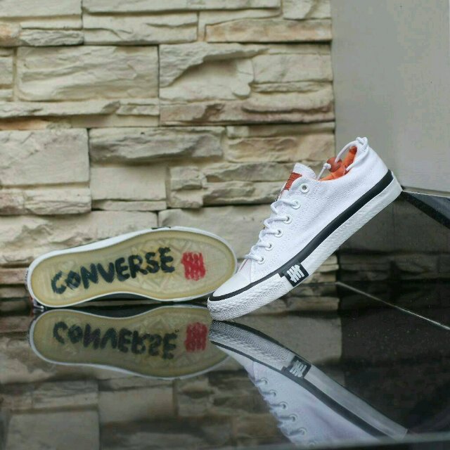Deep_Sport's tweet image. Converse White Original Quality. Size 36-44. Promo 450rb. BBM 236E9F3B | WA 0852-6160-7965 | Line/IG @Deep_Sport