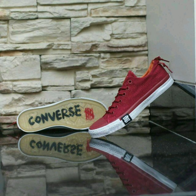 Deep_Sport's tweet image. Converse Maroon Original Quality. Size 36-44. Promo 450rb. BBM 236E9F3B | WA 0852-6160-7965 | Line/IG @Deep_Sport