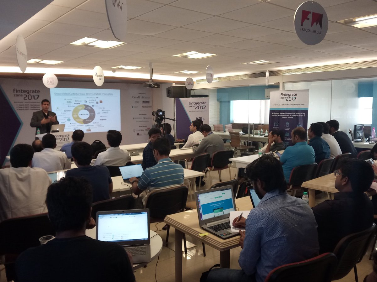 FintegrateZone's tweet photo. How @Yodlee helps developers build #Fintech products on top of their platform. #FZ17 https://t.co/kDXVaq4RkB