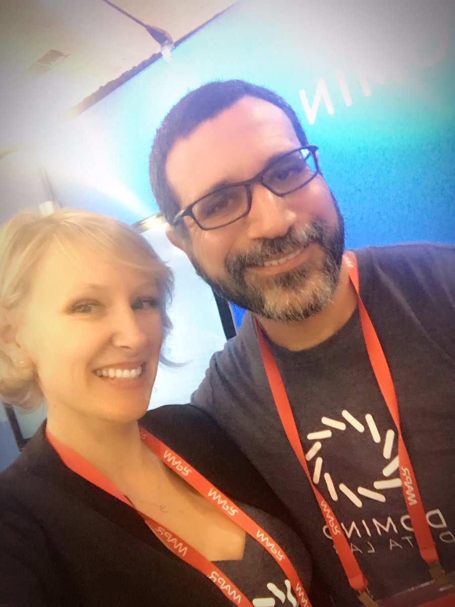 AnnaOnTheWeb's tweet image. Kicking it with @earino &amp;amp; @DominoDataLab @strataconf stop by and say hello :) we&apos;re @ booth 1627 🙌 #StrataHadoop #datascience