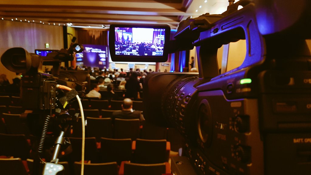 RCS AV TEAM (@rcsavteam) on Twitter photo Ready to go live! <a href="/NLehl/">Navjyot Lehl</a> @Michael Gove <a href="/jdportes/">Jonathan Portes</a> <a href="/UKandEU/">UK in a Changing Europe</a> <a href="/RCSvenue/">RCSvenue</a> #goveportes Ready to go live! <a href="/NLehl/">Navjyot Lehl</a> @Michael Gove <a href="/jdportes/">Jonathan Portes</a> <a href="/UKandEU/">UK in a Changing Europe</a> <a href="/RCSvenue/">RCSvenue</a> #goveportes