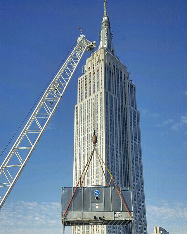 balticare's tweet photo. Beautiful backdrop for #rigging this 300-ton #BAC #Series3000 #coolingtower cell into place on top of #200MadisonAvenue in #NewYorkCity. https://t.co/TdTdveocgi