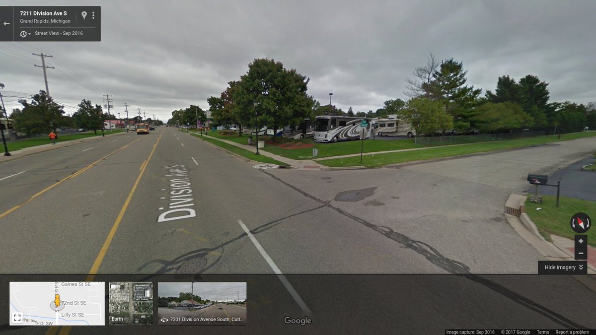 RightToWalk1's tweet image. pedestrian killed trying to walk east across Division Avenue to 72nd St due to dangerous area for crossing, in spite of sidewalk #walk #die