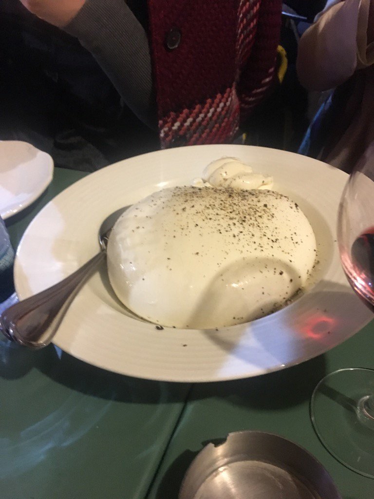 SerraAtaman's tweet photo. This is what we were all waiting for! @INGMEDIA #Mipim #DaLaura https://t.co/LlzOCuJutw