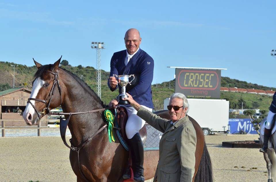 Jumpernewz's tweet photo. @FrancoisMathy 🇧🇪 &amp; Casanova de L'Herse 🏆 €24,700 Master class Saturday @EquestrianTour CSI 2* in Spain.
Pic: © @EquestrianTour
#jumpernews https://t.co/By0Hzht8X1