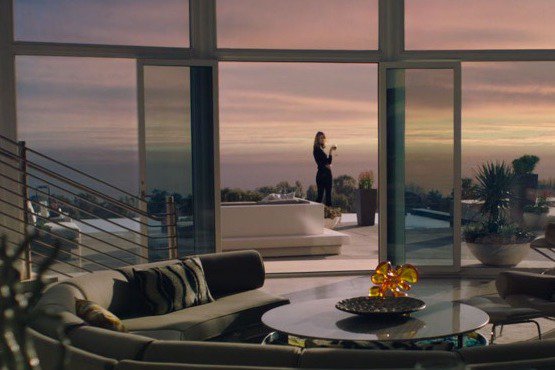 Anyone else watching "Big Little Lies" for the glass-walled beach house porn?