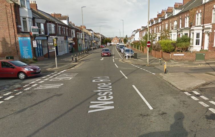 shieldsgazette's tweet photo. Armed robbery at South Tyneside shop: https://t.co/Iwfgv4JVLE https://t.co/VymHTnKxAE
