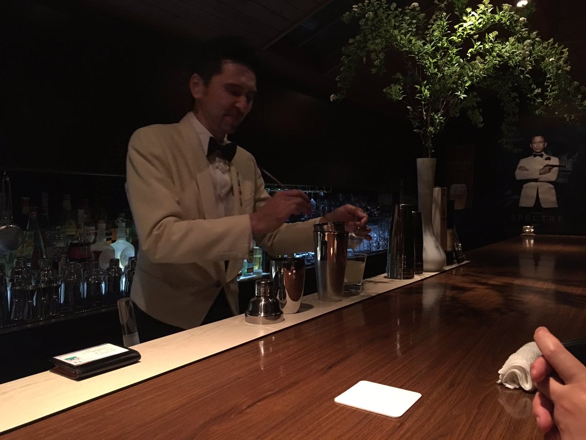 maidokawashima's tweet photo. 延岡の〆にBar Meisterに来ました🍸
美味しいお酒、楽しいお話、そしてこれ程美味しい金柑(キンカン)は食べた事ないですね〜っ🍊
延岡の夜が静かに流れています…また来なくっちゃ♫🤠
#延岡 #BarMeister #金柑 https://t.co/trBUrc1GhS