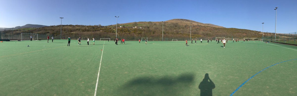 MaestegCSRugby's tweet photo. Bouncing Astro tonight.
Girls training ✅
Year 7 7's training ✅
Football training ✅
Dewar shield solo training ✅
#SunshineOrdered 🤙🏼😎 https://t.co/r6uedVnF1e