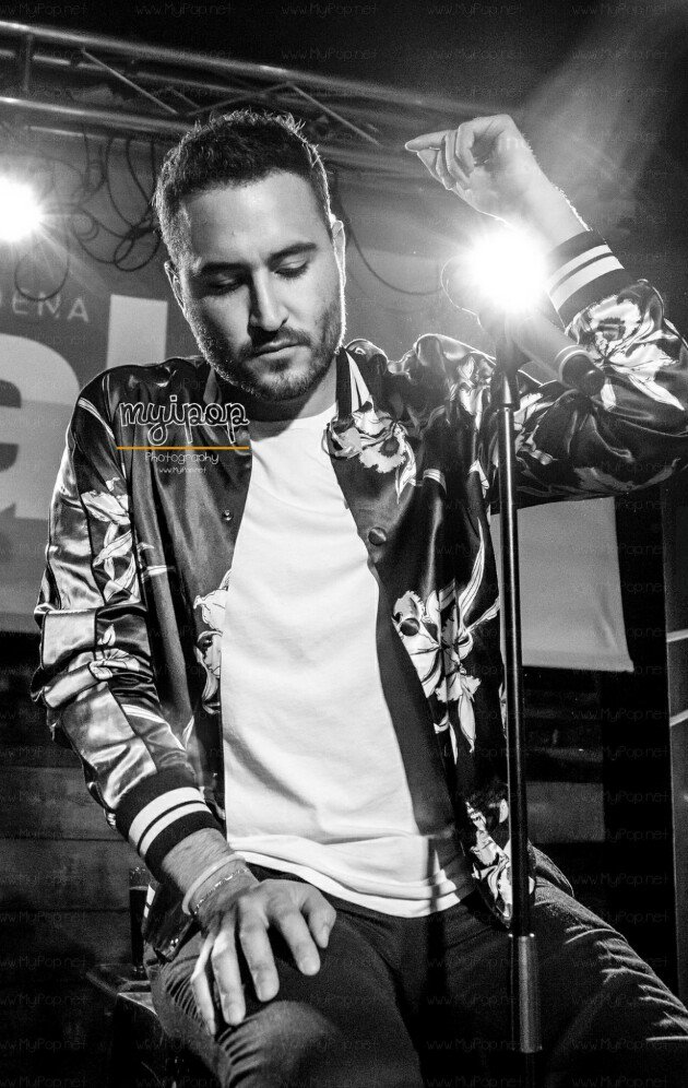 MXReikSpain's tweet photo. ¡Fotos de ayer en la #SalaMobyDick en #Madrid! 👏💟 #ReikEnEspaña @ReikMx @julioreguia @chuinavarro @bibimarin https://t.co/CLlS0FOhxt