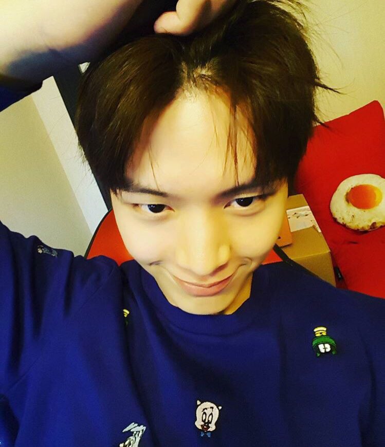 muuun8282's tweet photo. : 96.97line
: 육성재 ユクソンジェ
: 東京

お迎えに行きます🕺🏻
RTお願いします😉💗

 #BTOB好きな人と猛烈に絡みたくて絡みたくて仕方がないのでBTOB好きな人がRTしてくれたらフォローしますのでこれを見たBTOB好きな人は是非RT拡散してください https://t.co/tI864jbS08