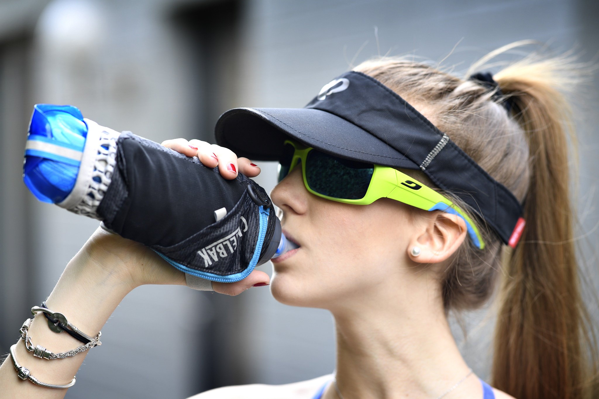camelbak ultra handheld chill