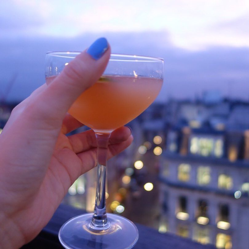 ErinNiimi's tweet photo. Love a good roof terrace. @aqualondon https://t.co/nyDJlWCgfm https://t.co/hm8wV9E9Ee