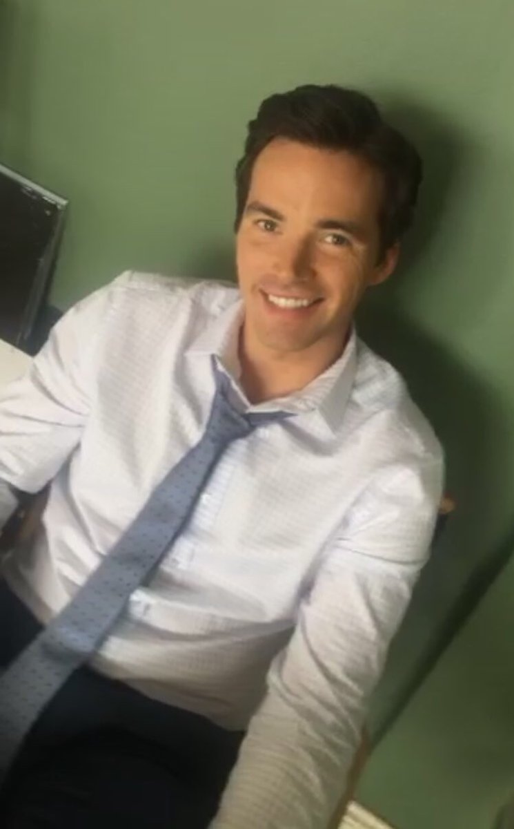 PConvencion's tweet photo. Ezra en su boda #Ezria ? #PLLwedding β€β€ https://t.co/6dVWFiJv9T