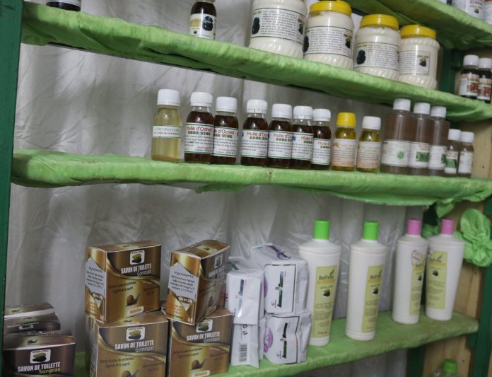 agripreneurs_af's tweet photo. #Cameroun: Marie-Pierre fabrique des savons champoings, crèmes pour corps et cheveux à base d’avocats #MyQueenFarmer https://t.co/HZrnLzDbnj https://t.co/gRcobTTG8k
