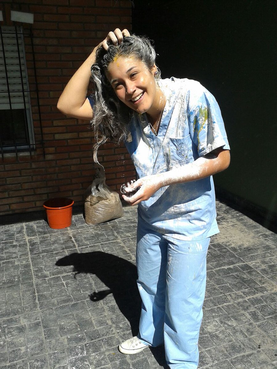 MicaelaGehrig's tweet photo. Ya soy instrumentadora quirúrgica 🎓🙌🎉🎊 #recibida #iq #feliz https://t.co/wVKwAE783l