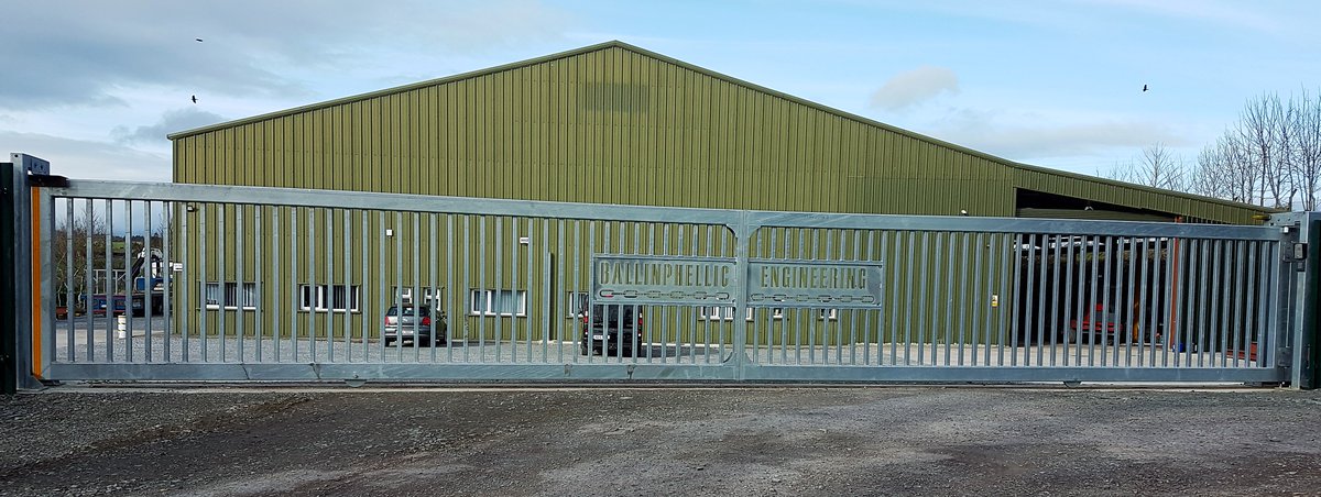 SentinelCork's tweet photo. 4metre sliding gate at Ballinphellic Engineering #commercial #automated #gates https://t.co/kaxSUAkQIE