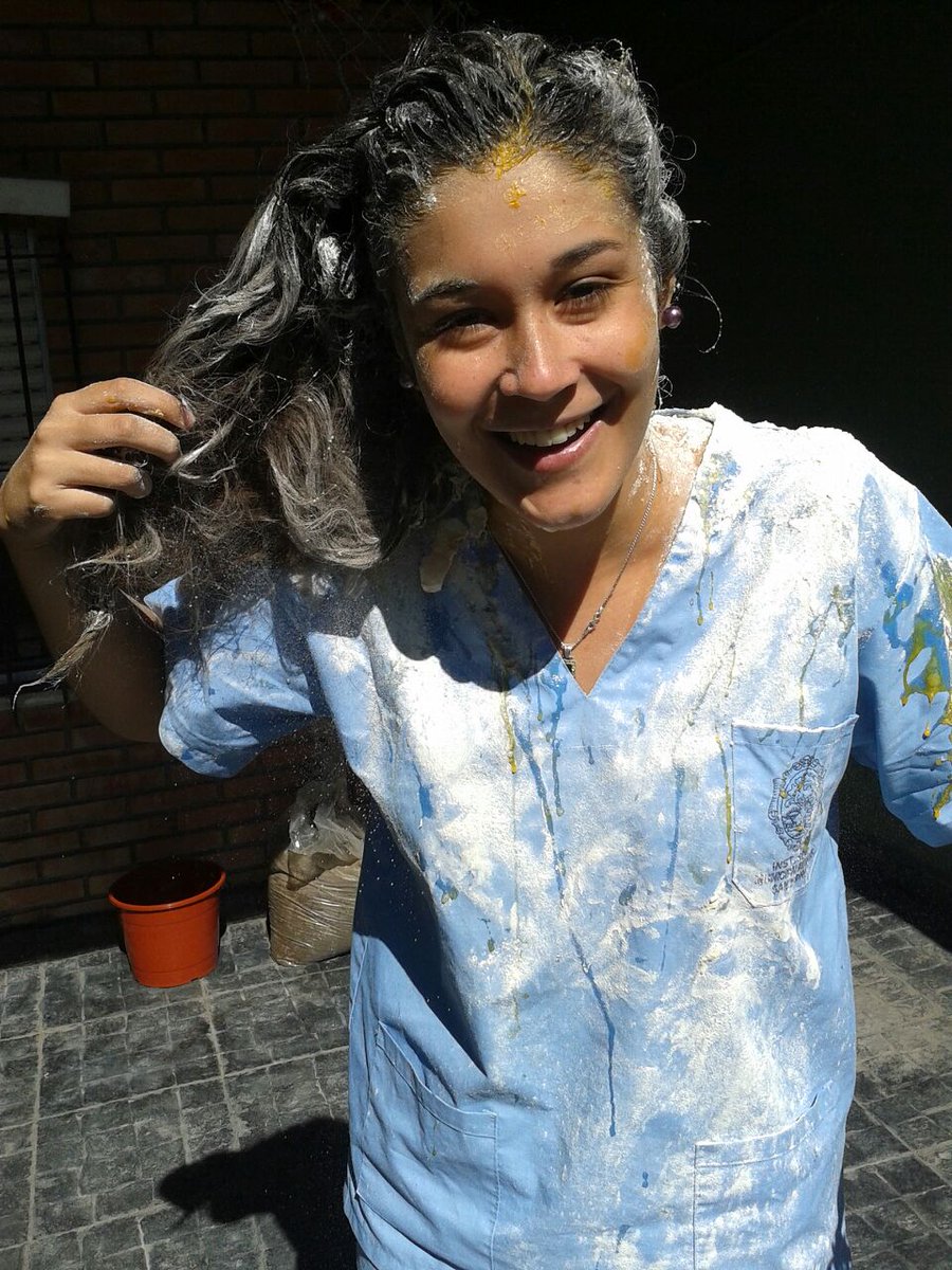 MicaelaGehrig's tweet photo. Ya soy instrumentadora quirúrgica 🎓🙌🎉🎊 #recibida #iq #feliz https://t.co/wVKwAE783l
