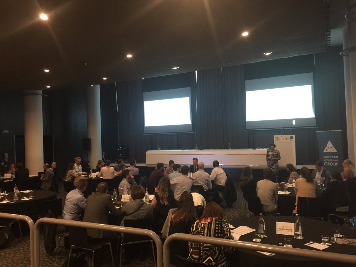 ENGSpain's tweet photo. Workshop groups start to share their insights from the onsite package samples #engpackaging #Packaging #workshop https://t.co/0vi0CG6UVV