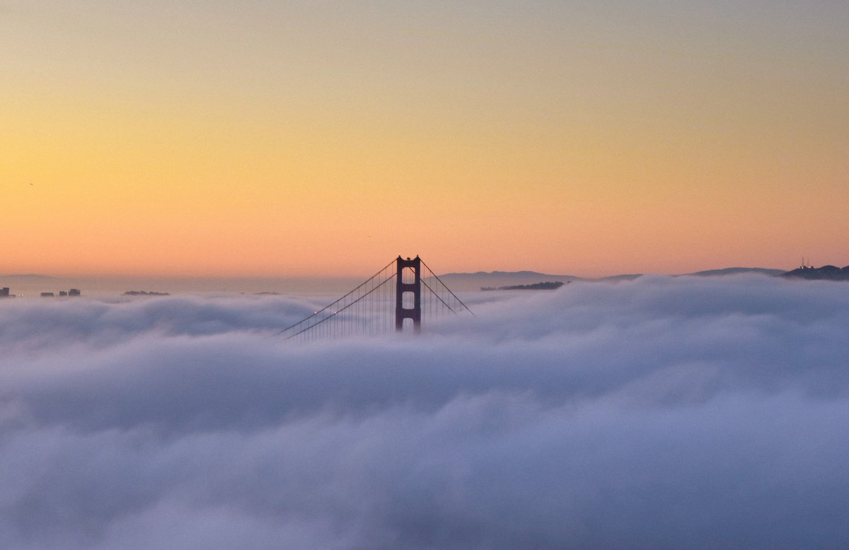 bushelljack's tweet photo. Sunrise over the Golden Gate #JackBushell https://t.co/hhUBEPosu7