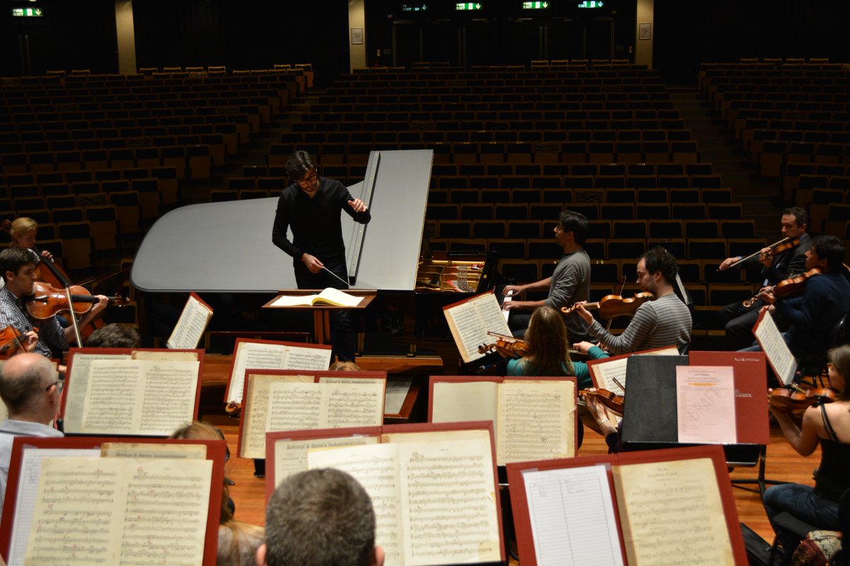 A full house tonight at <a href="/LighthousePoole/">Lighthouse Poole</a> for #Beethoven and #Rachmaninov with <a href="/MendezConductor/">Antonio Méndez</a> and Saleem Ashkar.