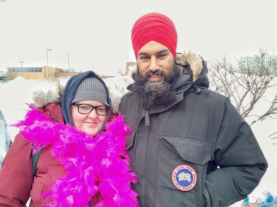 CUPEOntario's tweet photo. So great to have #ONDP's @theJagmeetSingh supporting @CUPE2073 on the picket line—striking @CHSCanada workers need a fair contract! #canlab https://t.co/3es5xTGLdN