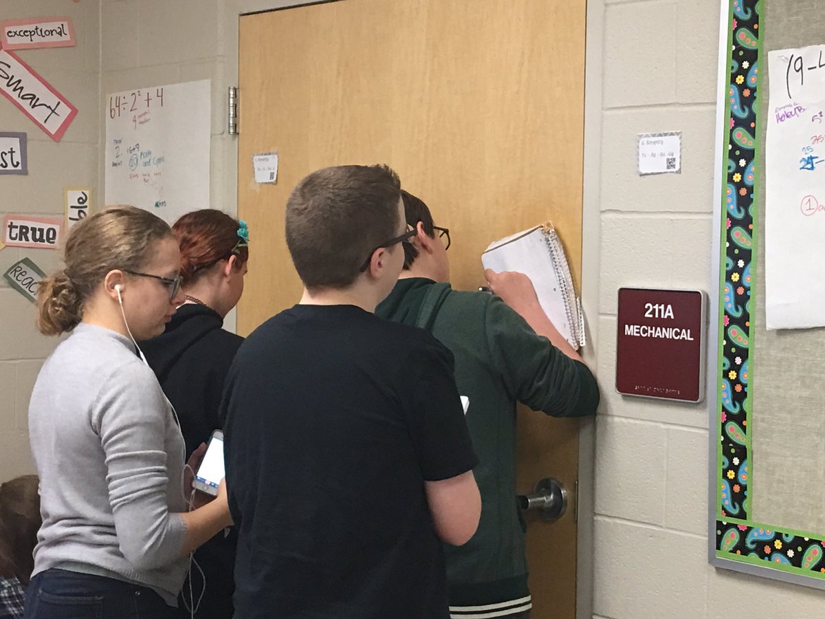 pd_davis's tweet photo. Ss working together to simplifying expressions and using QR codes to verify answers. https://t.co/LdFIDLqa73
