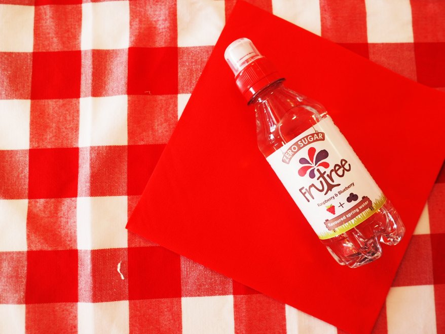 A beautiful day! Perfect for a picnic outside with your little ones, don't forget the FruTree! #sunshine